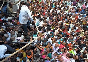 Thousands attend Lord Jagannath's rath yatra
