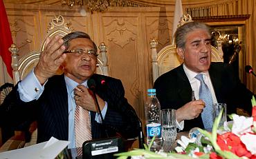 External Affairs Minister S M Krishna and Shah Mahmood Qureshi at the joint press conference in Islamabad