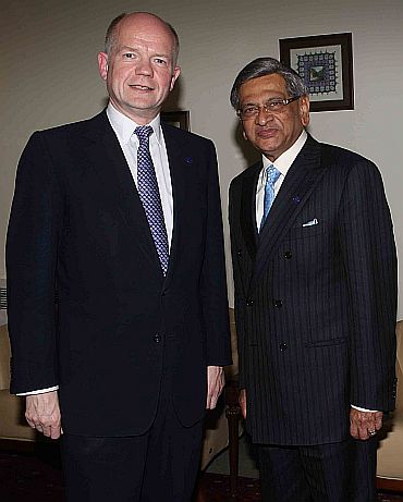 Krishna with his British counterapart William Hague during the Kabul conference