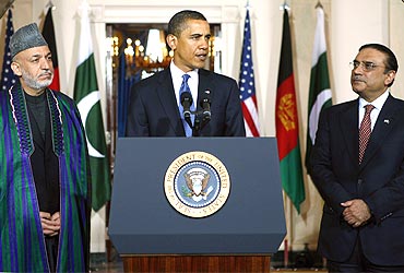 Obama with Afghanistan President Hamid Karzai and Pakistan President Asif Ali Zardari