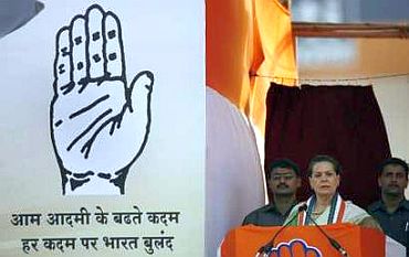 Congress chief Sonia Gandhi addressing a rally at Patna
