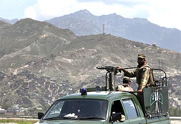 Pakistani soldiers keep guard in Mingora, Swat
