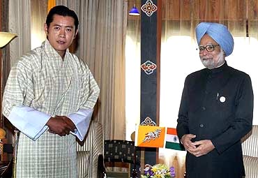 King Jigme Khesar Namgyal Wangchuck of Bhutan with Prime Minister Manmohan Singh