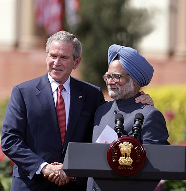 Bush with Prime Minister Manmohan Singh in New Delhi