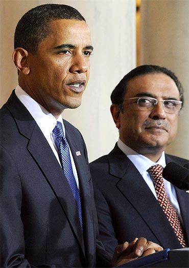 Pakistan President Asif Ali Zardari with President Barack Obama at the White House