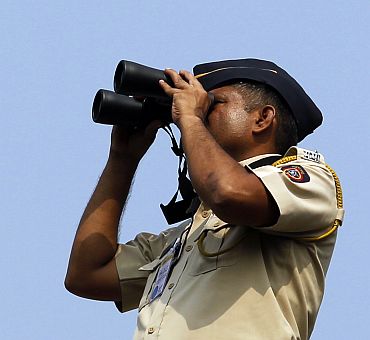 Heated argument between senior Mumbai cops and US security men