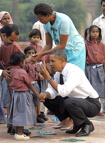 Michelle and Barack Obama with kids at Humayun's Tomb in New Delhi