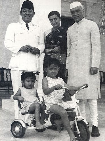 Indonesian President Sukarno with son Guntur Sukarnoputra and daughter Megawati Sukarnoputri while receiving Prime Minister Jawaharlal Nehru and his daughter Indira Gandhi