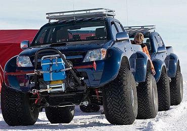 The Indian scientists hired 4 Toyota Hilux Arctic trucks to reach their destination