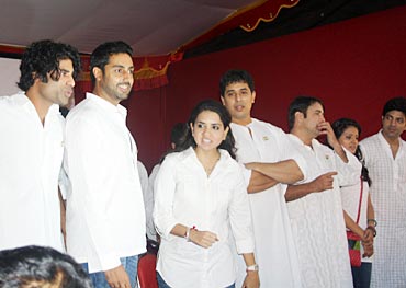 Abhishek Bachchan with Shaina NC and the cast of his upcoming movie Khelenge Hum Jee Jaan Se