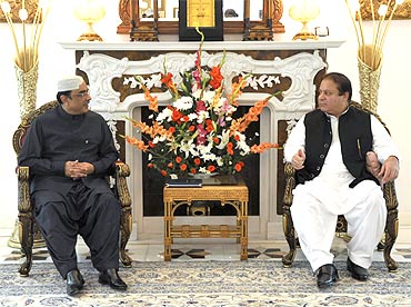 Pakistan President Asif Ali Zardari with PML-N chief Nawaz Sharif