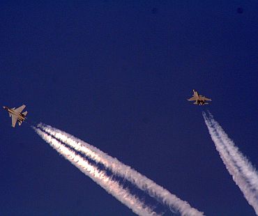 Sukhois flying in formation