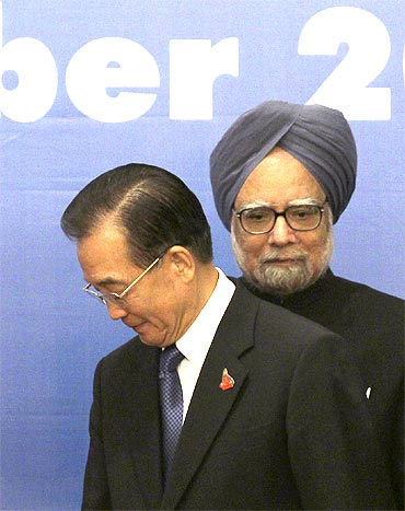 China's Premier Wen Jiabao with Prime Minister Manmohan Singh
