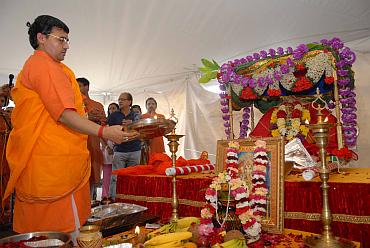 The idol being installed at the Bharatiya Temple in Philadelphia