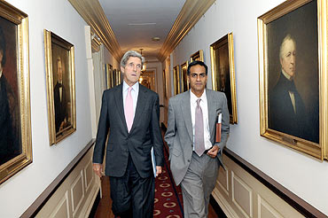 Richard Verma, right, with Senator John F Kerry, chairman, Senate Foreign Relations Committee