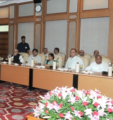 Samajwadi Party chief Mulayam Singh Yadav with BJP leaders Arun Jaitley, Sushma Swaraj, Nitin Gadkari and Advani, at the meeting