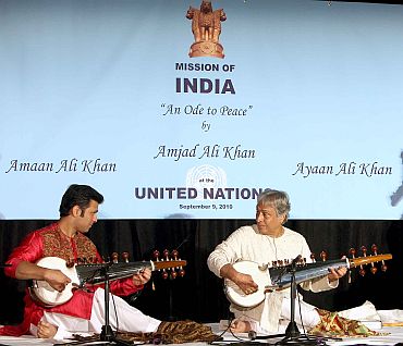 The sarod maestro cast a spell with his sons Amaan and Ayaan (not in picture)