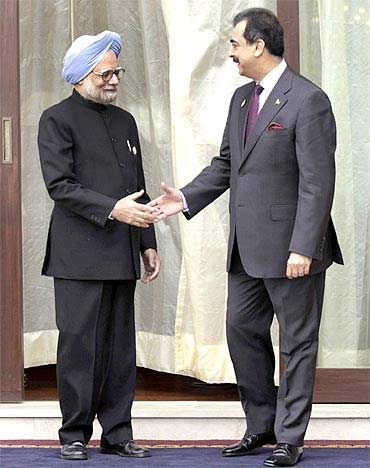 Prime Minister Manmohan Singh with Pakistan Prime Minister Yusuf Raza Gilani at the 16th summit of the SAARC in Thimphu