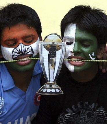 Fans of India and Pakistan team