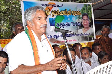 Congress leader Oommen Chandy at a rally in Cherthala, Alleppey