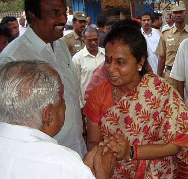 Selvi, M Karunanidhi's daughter, campaigns in Thirvarur