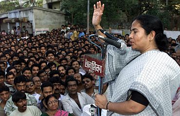 Mamata Banerjee addressing a rally in Kolkata