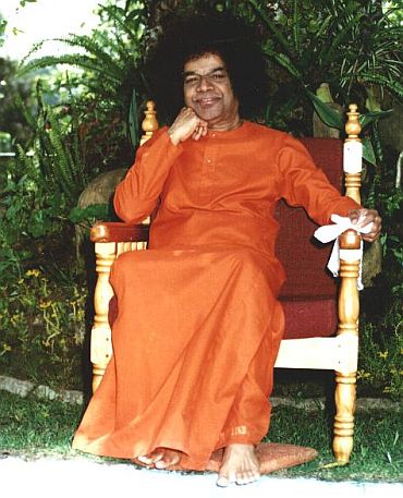 Who says Sathya Sai Baba's prophecy was wrong?