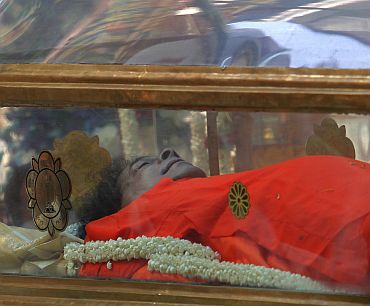 The body of Sathya Sai Baba lies in a glass sepulchre