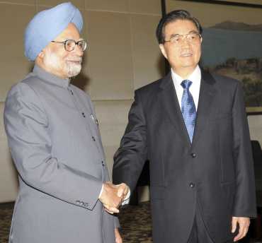 Prime Minister Dr Manmohan Singh with Chinese President Hu Jintao