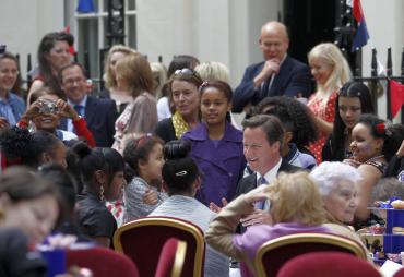 Treats and tiaras at Britain's royal street parties