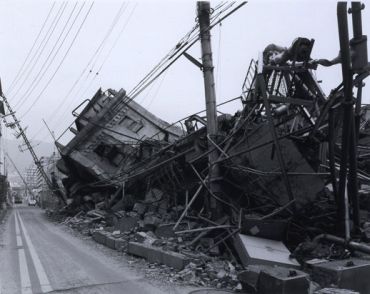 The quake-hit Tokyo-Yokohama,  Japan