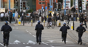Police disperse rioters in Birmingham City Centre