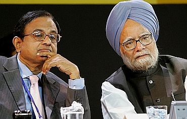 File picture of PM Manmohan Singh and Home Minister P Chidambaram