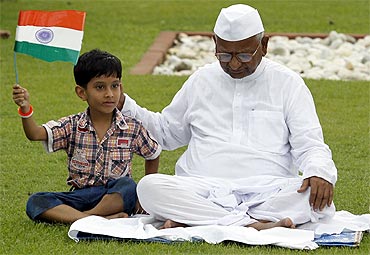 Anna Hazare at the Mahatma Gandhi memorial at Rajghat in New Delhi