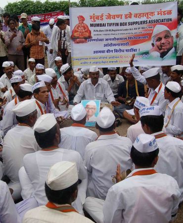 Mumbai's dabbawalas protest against corruption at Azad maidan in Mumbai