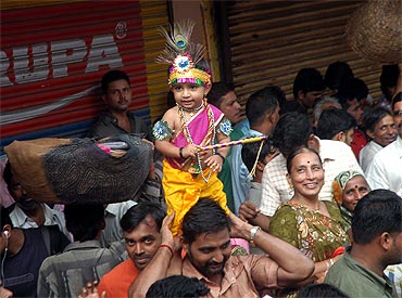Photos: Mumbai celebrates Janmashtami in style