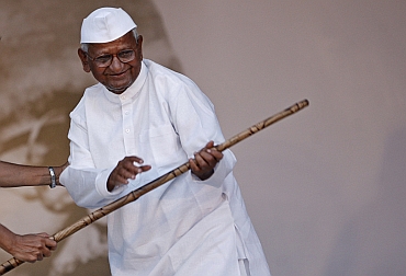 Anna Hazare addresses crowds gathered at the Ramleela ground