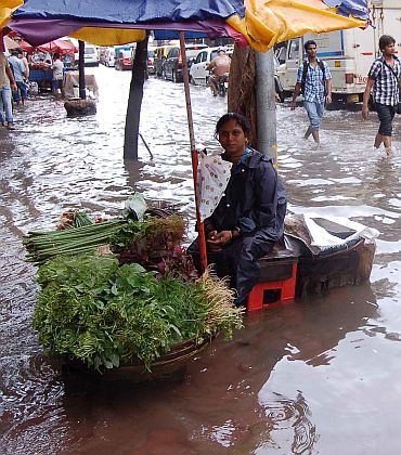 Mumbai rain: Citizens' woes in PHOTOS