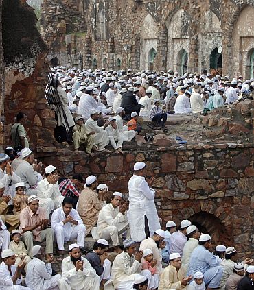 PHOTOS: Eid ul Fitr celebrations around the world