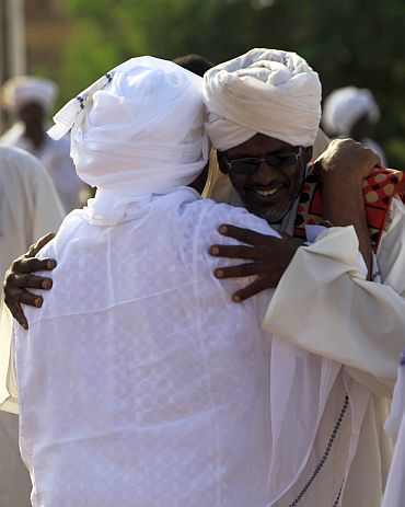 PHOTOS: Eid ul Fitr celebrations around the world