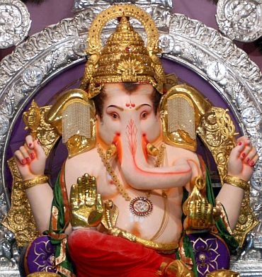 68 kg gold, 435 kg silver on this Lord Ganesha idol