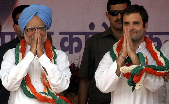 Prime Minister Manmohan Singh and Congress General Secretary Rahul Gandhi at a public meeting in the Bundelkhand region of UP