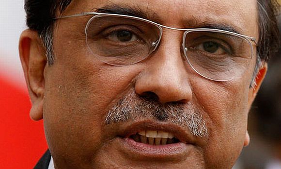 Zardari had stroke, facial paralysis