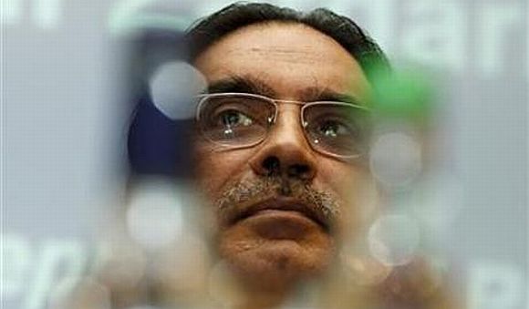 Zardari had stroke, facial paralysis