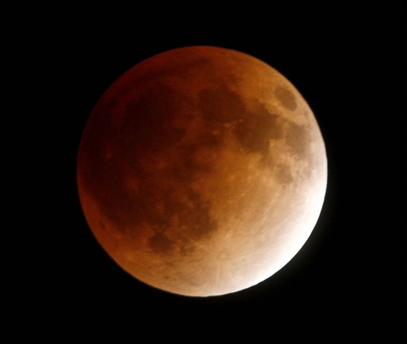 ENTHRALLING PICS: This year's last total lunar eclipse