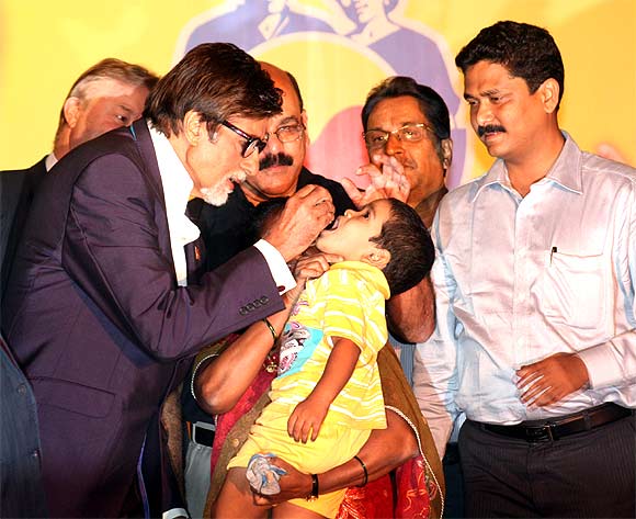 Angry Big B makes polio cases DROP in India