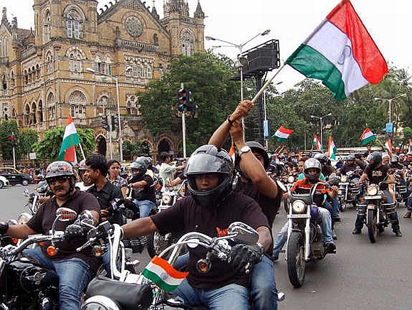 A bike rally in support of Hazare at CST, Mumbai