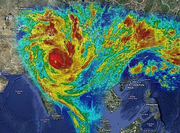 A graphical interpretation of the scale of cyclone Yasi if it were to hit India