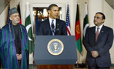 US President Barack Obama with Afghan President Hamid Karzai and then Pakistan president Asif Ali Zardari