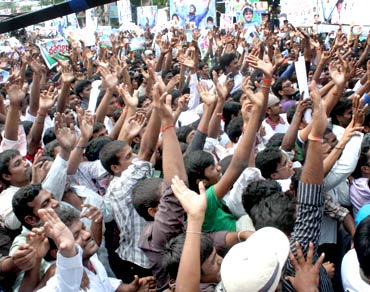 Overwhelming support for Jagan's seven-day fast